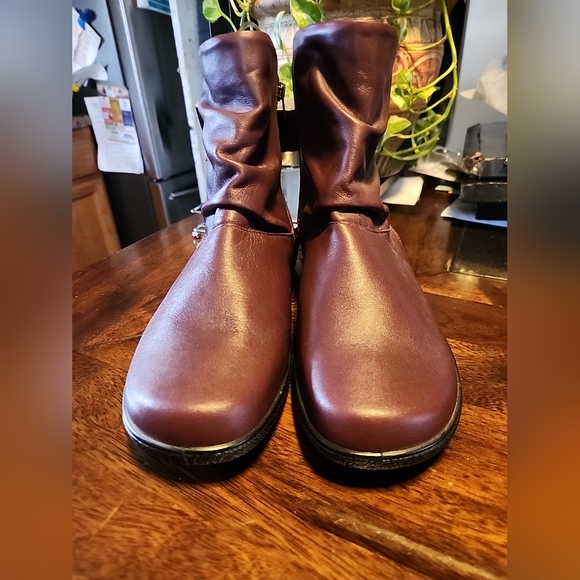 Hotter Whisper Red Leather Slouch Ankle Boots Sz US 9.5 UK 7.5 Dual Zip - Picture 2 of 5